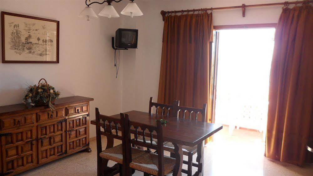 Apartamentos Alba San Antonio  Exterior photo